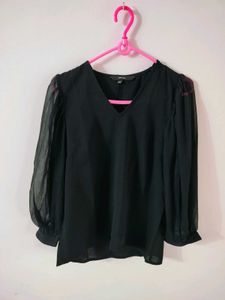 2 top Vero Moda Black &amp; Quiero in Maroon ✨