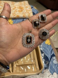 Pendant Set