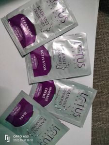 Lotus Herbals Radiant Diamond Kit
