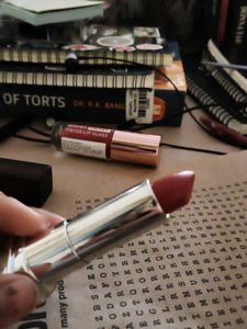 Maybelline Matte Lipstick shade- east village rose
