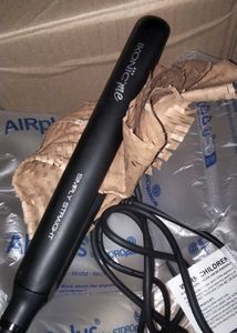 Iconic Me Simply Straight Hair Straightener