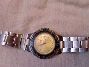 Stylish Gold Analog Watch