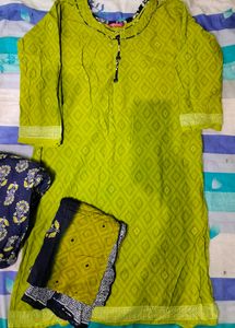 Suit Set Green 💚 I Want Sell Fast Price Negotiable I Want To Declutter My Closet