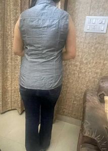 Woodland Sleeveless Grey Button-Up Shirt