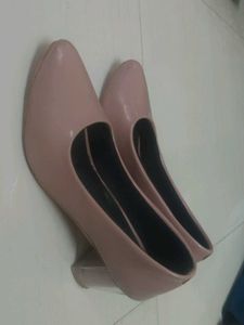 Chic Pointed Toe Heels