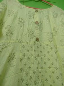 new ,not used Women's Yellow Printed Kurta