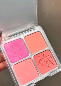huda beauty Blush Palette