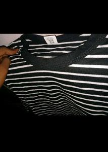 Classic Black &amp; White Striped Tee