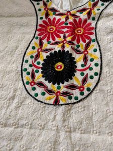 Embroidered Off-white Kurta Top 🤍