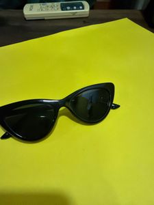 Set of 2 Pre-Loved Fashion Sunglasses