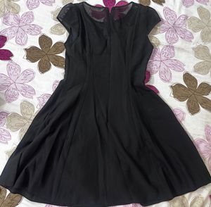 Elegant Black Cap Sleeve Dress