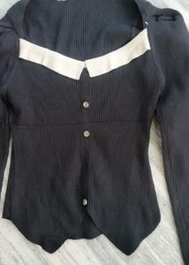Black Cardigan Top can be paired with long skirt