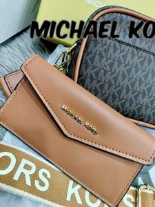 Michael Kors MAISIE 2-IN-1 Signature Camera Bag WD
