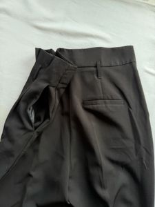 New Look - Black High-Waisted Trousers (im