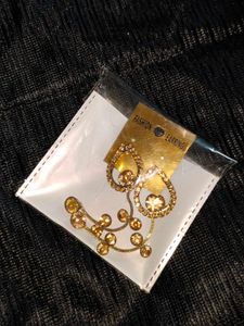 Vintage Gold Tone Rhinestone Earrings