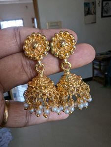 Elegant Gold-Tone Necklace Set with Maang Tikka