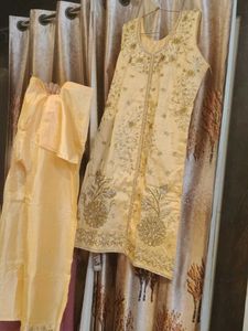 4 colour available Elegant Embroidered Salwar Suit