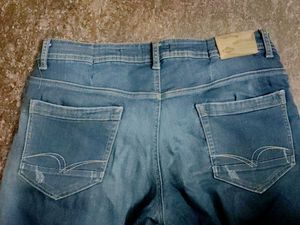 Men's Distressed Blue Denim Jeans