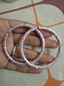 Set of 2 Metal Bangles