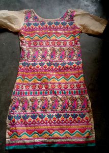 Embroidered Kurta with Paisley Design