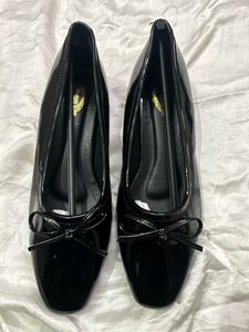 Shiny Black Ballet Flats with Bow