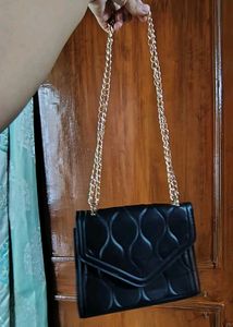 Chic Black Quilted Crossbody Bag