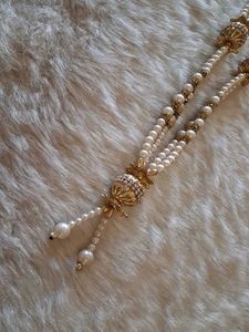 Elegant Pearl and Gold Necklace