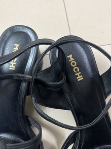 Stylish Black Strappy Block Heels EU 37
