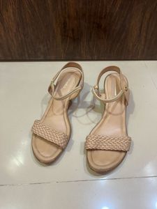 Bata size 6|39 heels