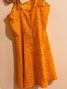 Berrylush Women Yellow Floral Printed Fit