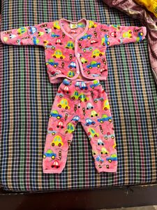 Winter Sale🎉🎉🎉🎉 For 6 to 12 month babies ( BUY ANY SET IS JUST RS 100)