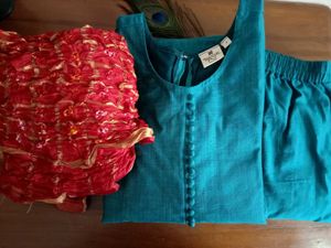 Teal Kurta with Red Bandhani Dupatta