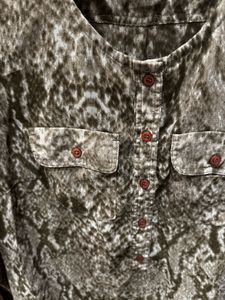 Chic Snakeskin Print Button-Up Tunic Top