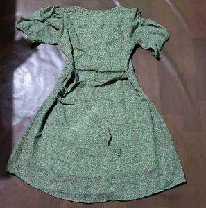 Cute Green Floral Puff Sleeve Mini Dress