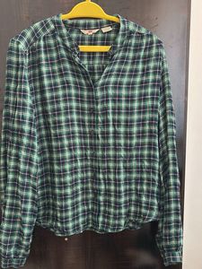 Levi's Plaid Button-Up Shirt
