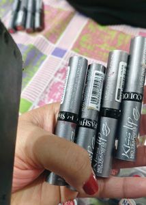 Vibrant matt Lipstick