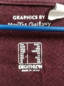 decathlon tshirt