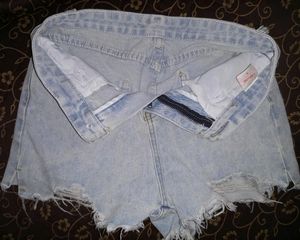 URBANIC RIPPED SHORTS