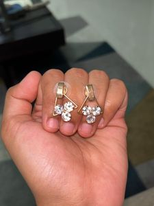 Small Triangular Studs