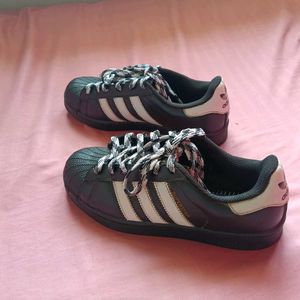 Adidas Superstar Sneakers