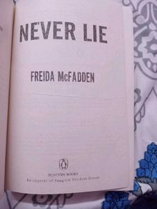 COMBO OF Verity &amp; Never Lie Books
