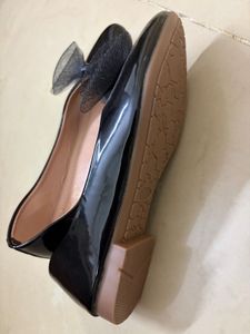Elegant Black Ballet Flats with Bow