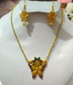 Gold Polish Necklace Set