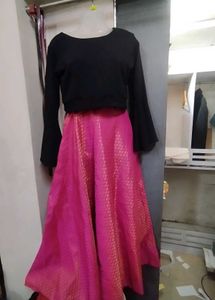Black Bell Sleeve Crop Top