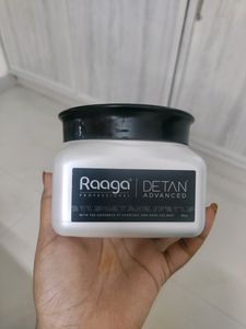 Raaga Professional Detan Advanced With Charcoal