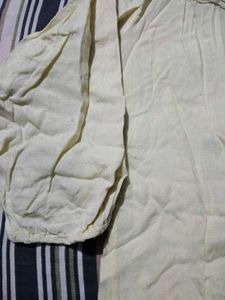 Elegant Yellow Kurta with Lace Detail