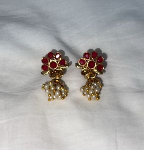 (SALE)Pearl And Red Stone Earrings
