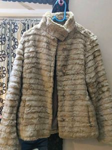 Faux Fur Jacket - Cozy & Stylish