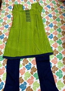 Green Striped Kurta Set with Navy Dupatta