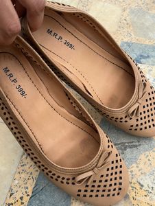 Chic Beige Ballet Flats with Bow Detail